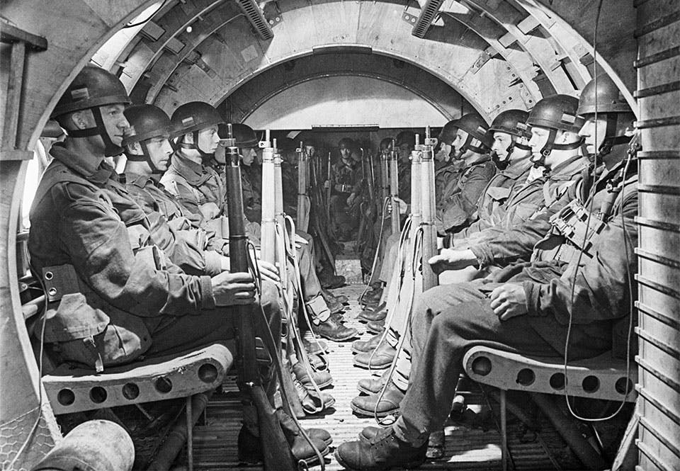 horsa glidflygplan brittiska soldater IQLeigu horsa glidflygplan brittiska soldater IQLeigu